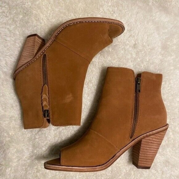 Corso Como Women's Tameka Peep Toe Bootie Size 5 1/2 - Picture 3 of 12